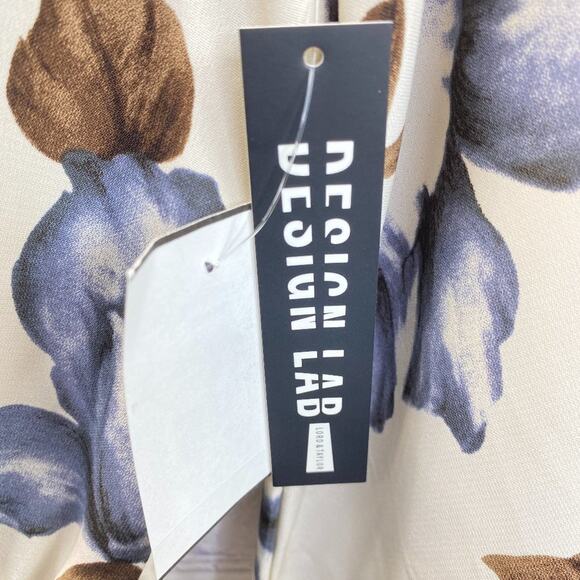 Design Lab Floral Romper Cream Blue Size L Shorts Lace V Neck Half Sleeve - Picture 2 of 10